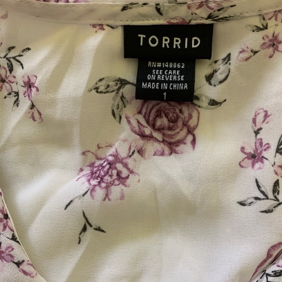 Torrid blouse - Picture 2 of 2